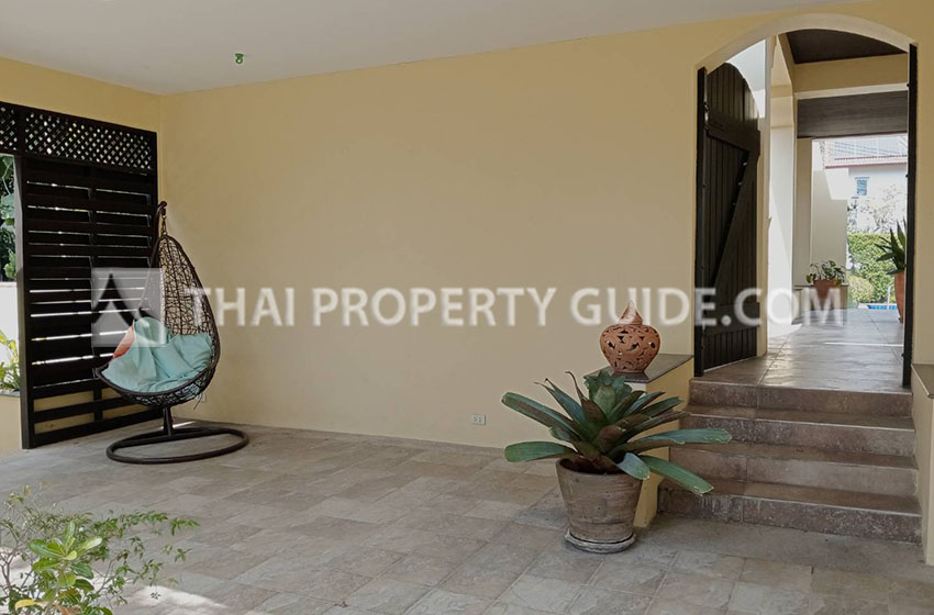 House with Private Pool in Nichada Thani 